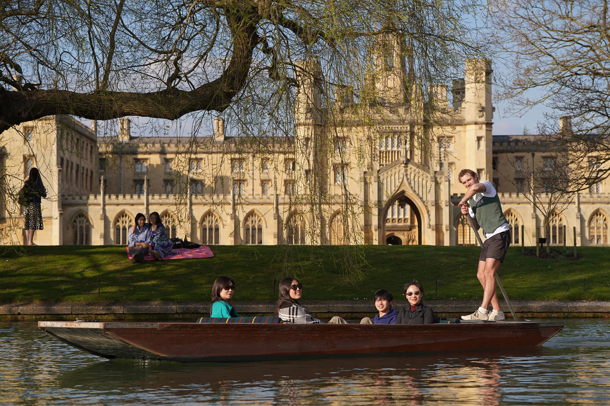 About the River Cam Punting Tour