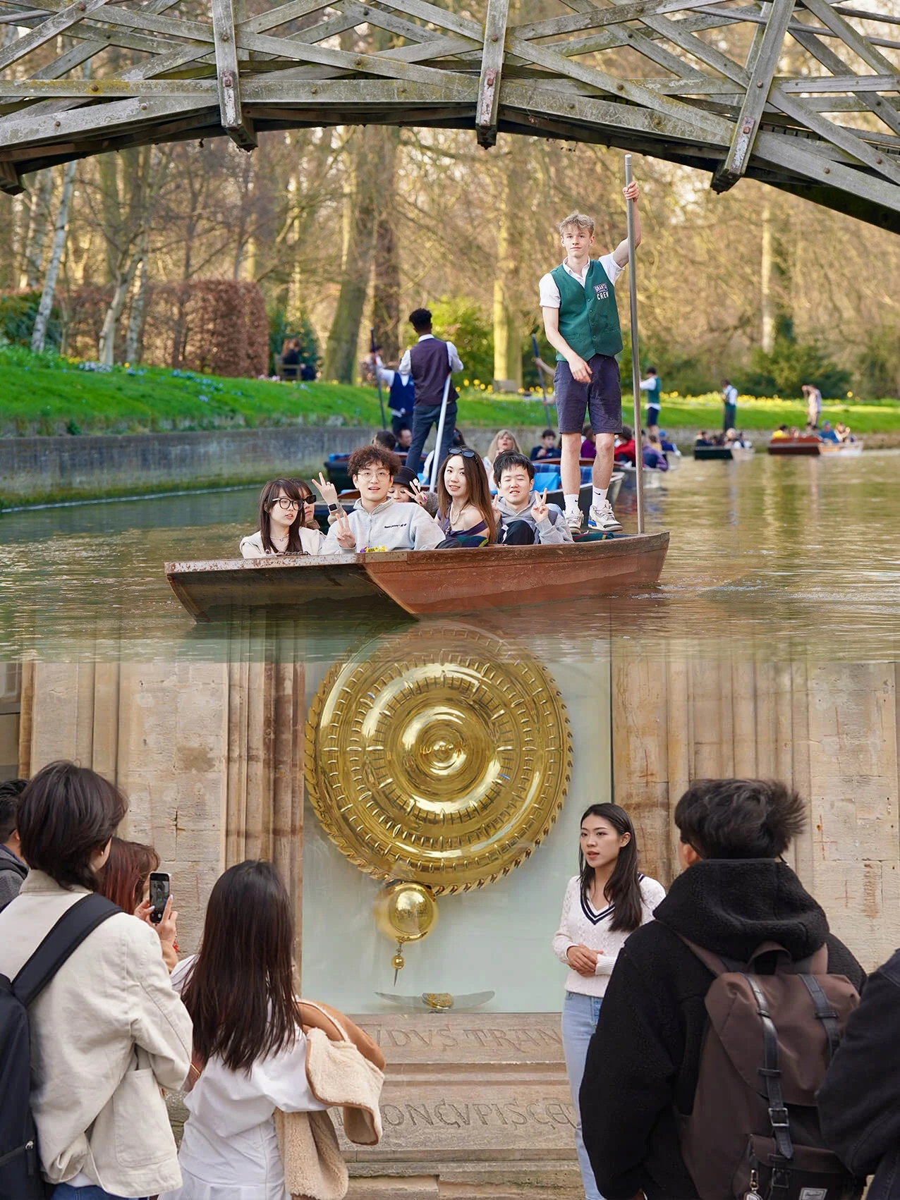 Cambridge Private Punting & Walking Tour Package